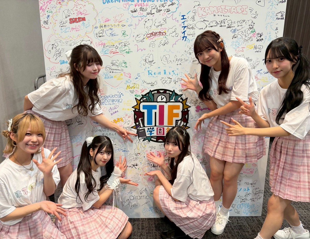 info_HNS's tweet photo. 𓂃 𓈒𓏸𑁍🌼御礼🌼𑁍𓏸𓈒 𓂃

『TIF学園 「学園祭」秋』

11月ラスト✨
ライブに射的に特典会と盛りだくさんの1日をありがとうございました🏫.*

今日のセトリ▷▶▷ https://t.co/mTeQQokT9s

#ハルニシオン
#ハルニシオンセトリ https://t.co/l9b2dLRAtr