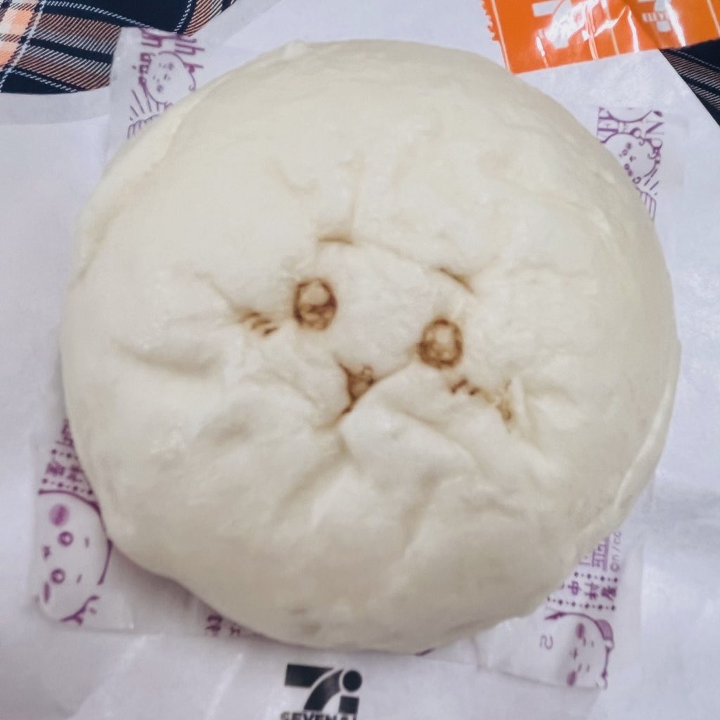 shia_hcwr's tweet photo. 12/2からのセブンコラボ、またしわくちゃなちいかわに会えるかな？ https://t.co/elpU0DIxo1