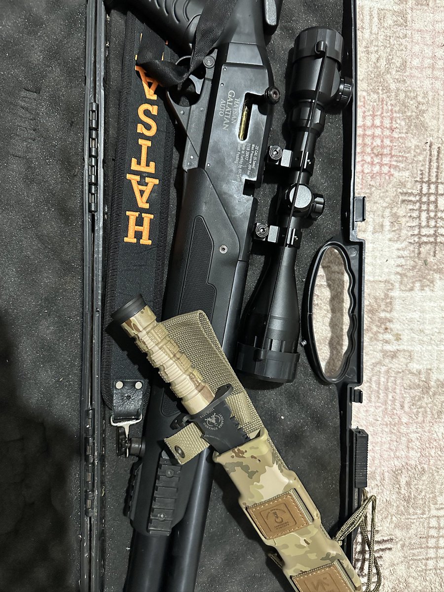 capulcuayyas9's tweet image. 200 BAR PCP HAVALI TÜFEK
Hatsan Galatan Auto 5.5mm
İyi durumda ara ara atışa çıkıyorum. Dürbünü, hava pompası, şarjörleri(12lik), çantasını, her şeyi vereceğim. (Bıçak hediye, askeriyeden alındı.) Barter yapmak istediğiniz malzemeleriniz varsa ment ya da dm atabilirsiniz