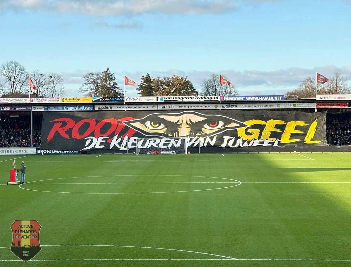 𝐓𝐈𝐅𝐎 𝐔𝐓𝐑𝐄𝐂𝐇𝐓-𝐓𝐇𝐔𝐈𝐒 🎨

𝑅𝑜𝑜𝑑&amp;𝐺𝑒𝑒𝑙, 𝑑𝑒 𝑘𝑙𝑒𝑢𝑟𝑒𝑛 𝑣𝑎𝑛 𝑗𝑢𝑤𝑒𝑒𝑙.ᐟ

Nadat het spandoek afgelopen donderdag niet mocht worden opgetakeld, werd die vandaag alsnog getoond! 

#GAEutr #ActiveDieHardsDeventer #GoAheadEagles #Kowet #Deventer