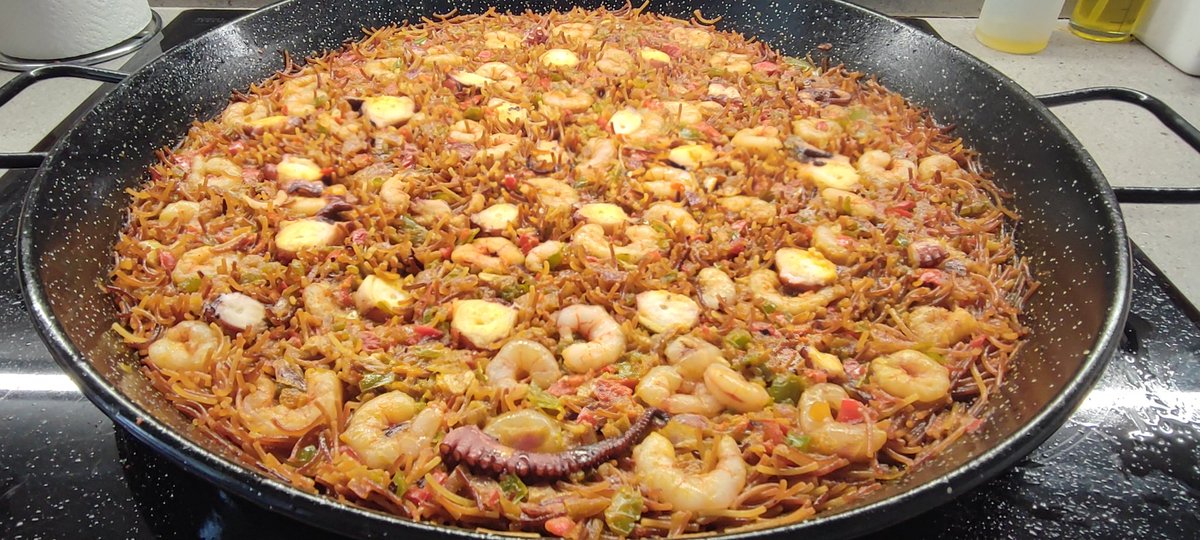 Hoy toca... fideuá de carbineros 🦐🦐🦐 y pulpo 🐙🐙🐙