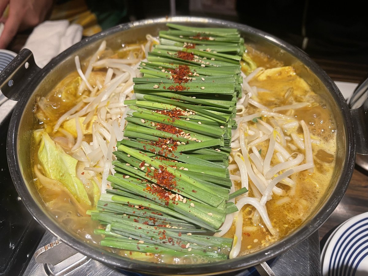 仙台遠征の楽しみの一つである岡本さんのもつ鍋屋。カレーモツ鍋美味かった〜！写真撮ってないけど納豆の天ぷら初めて食べたな。
帰りも移動式宿で帰りやす。お休み