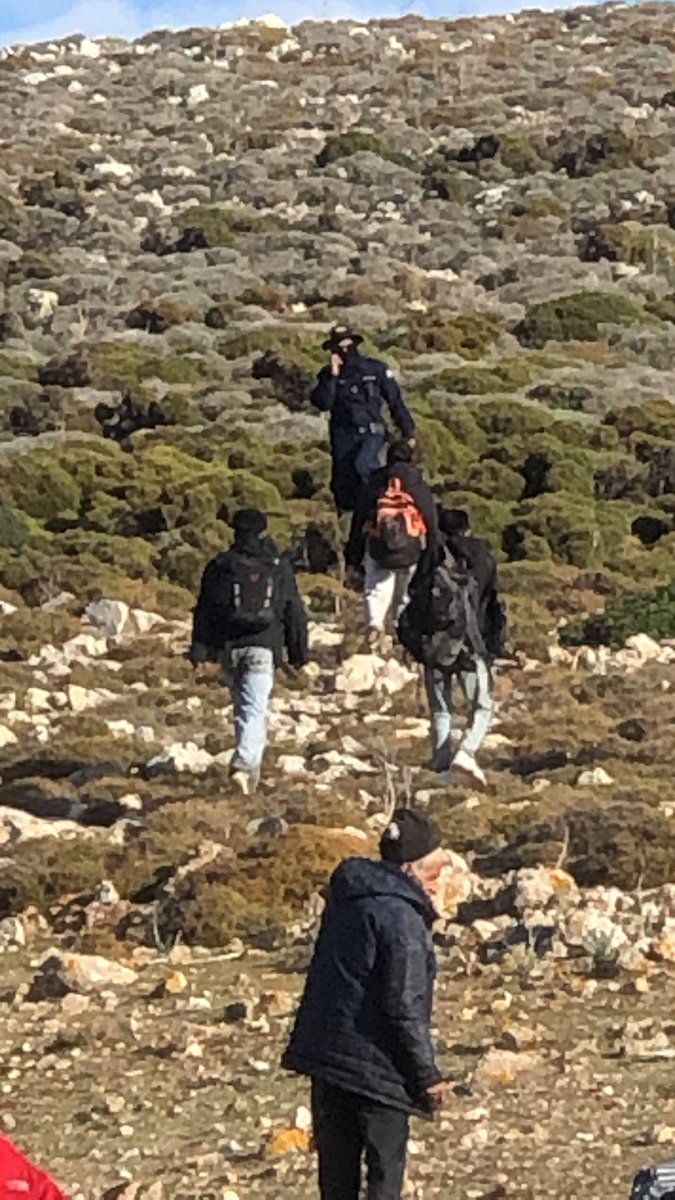 alarm_phone's tweet image. 130 people landed on the small island of #Pserimos, #Greece! There are several people in need of medical assistance. The people are scared of an illegal #pushback! They sent a photo showing that #Greek officers arrived. @HCoastGuard: We urge to support the group &amp;amp; #NoPushback!