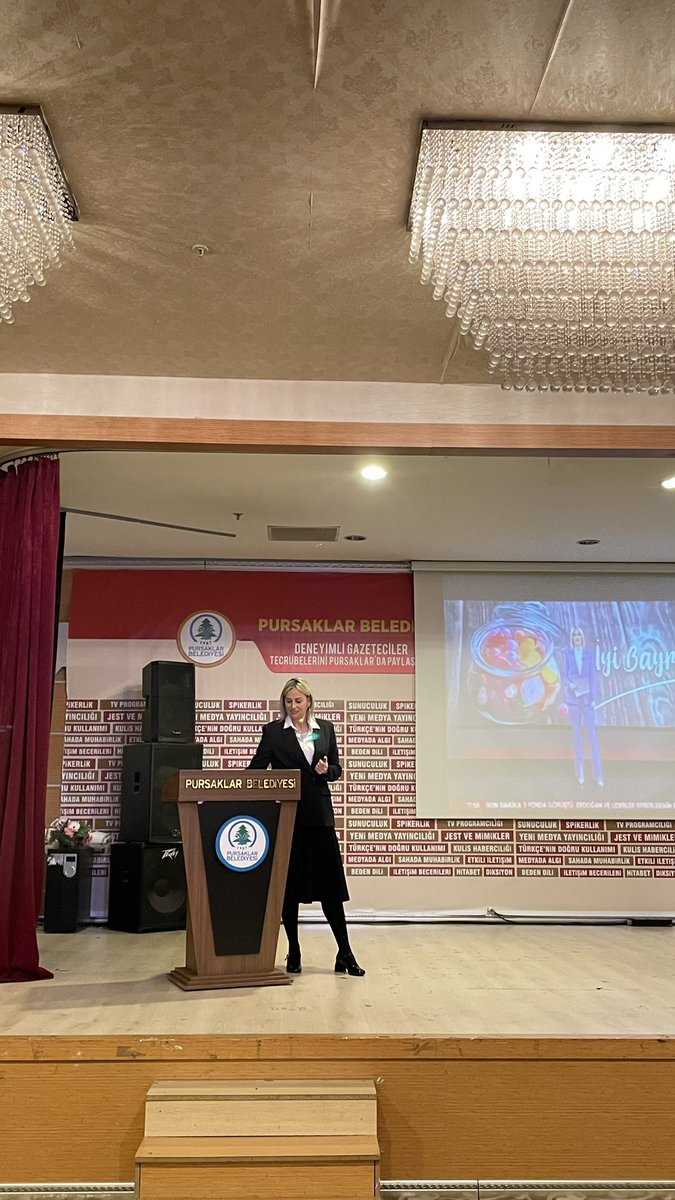 Basın Akademisi programı kapsamında gerçekleştirdiğimiz oturumda deneyimlerini bizlerle paylaşan CNN Türk Sunucu–Moderatör Fulya Kalfa’ya değerli katkıları için teşekkür ederiz.
Kendisi, dijital çağda habercilik, sosyal medyanın gücü ve yeni dünya düzeninde algı ile gerçek