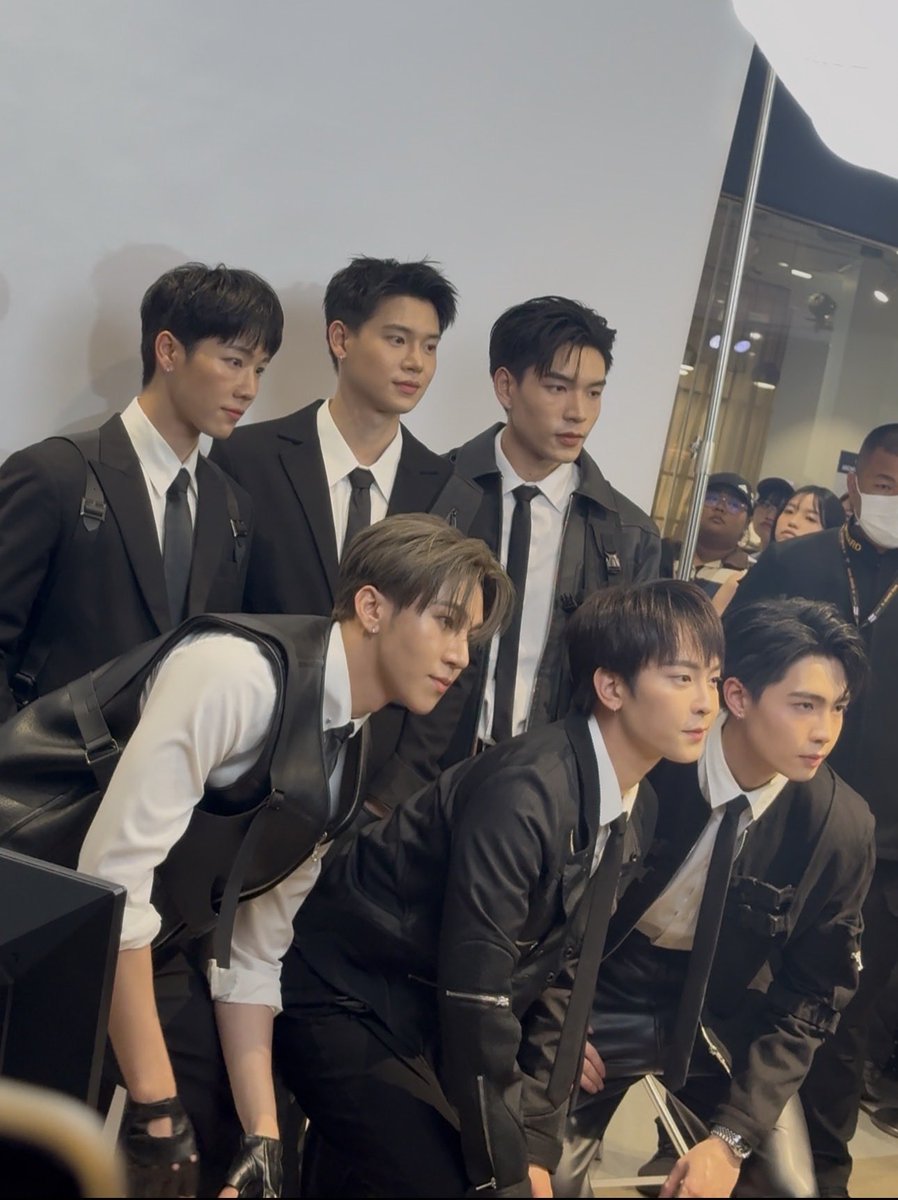 warwhanwong's tweet image. นี่ให้เลยล่ะ แห่งปี
 #PraewMeetAndReadxที่รักสารวัตรเธียร์