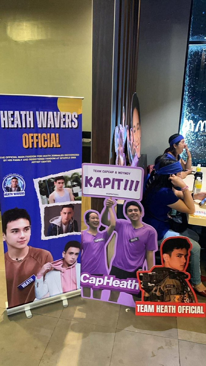 TeamHeathOfc's tweet image. One Big Happy Family

SUNdal SA CAPEATH
SUNdal SA CAPEATH