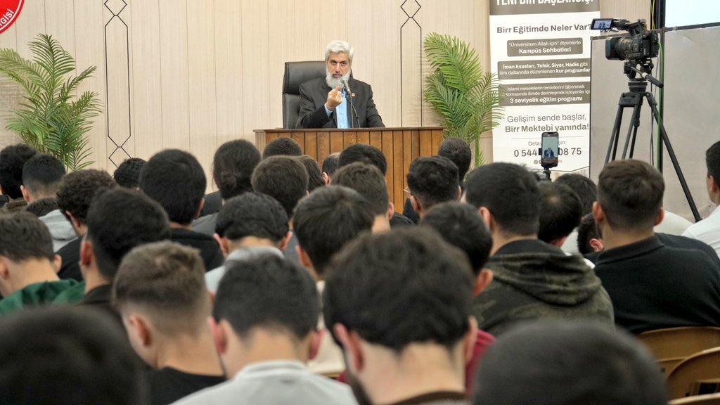 Alparslan Kuytul Hocaefendi Gençlerle Buluştu! 

Alparslan Kuytul Hocaefendi, üniversite ve üniversite hazırlık öğrencileri ile düzenlenen söyleşi programı sonrası öğrencilerden gelen soruları cevapladı.