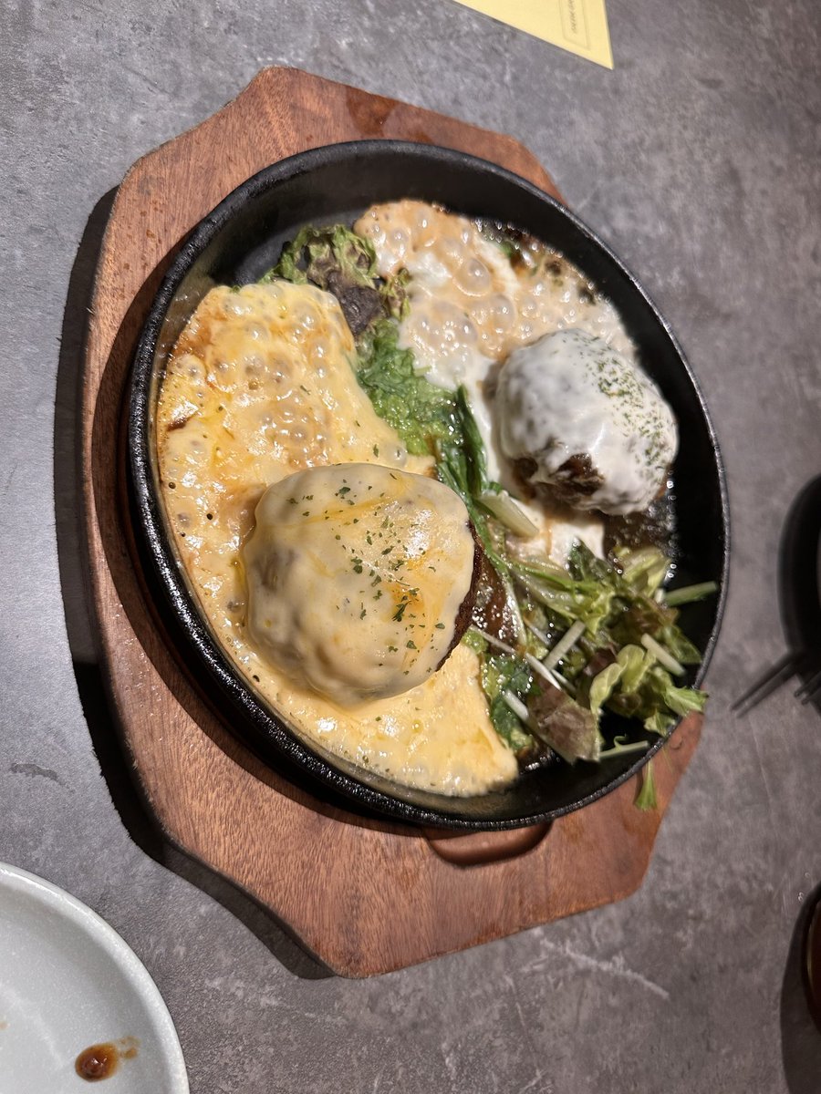 KAZE94949036's tweet photo. CHEESE MEAT GARDEN
肉とチーズと蜂蜜の
コンビネーション
めちゃくちゃ美味しかった❣️ https://t.co/InQtlEYmTw