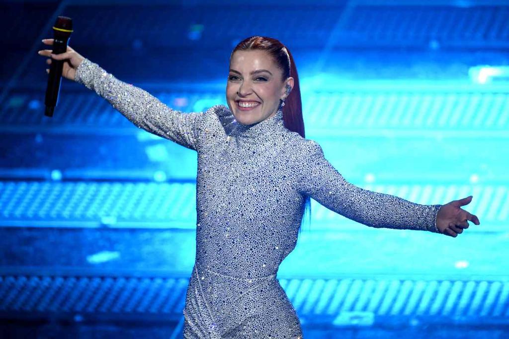 Pensate se avesse cantato Se ti innamori Muori con questo cast a #Sanremo2026 e non con Giorgia e Olly. Ma a noi, si sa, le cose facili non sono mai piaciute