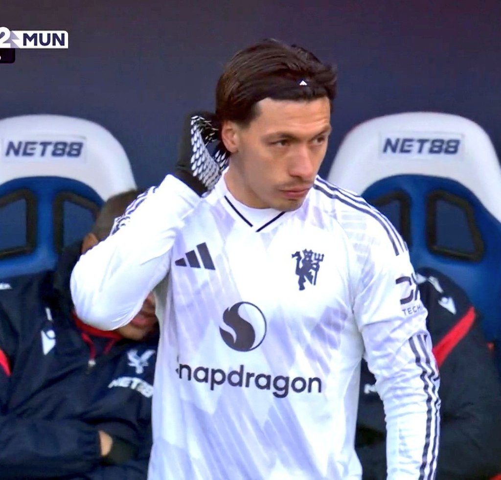 MufcWonItAll2's tweet image. Welcome back @LisandrMartinez 🇦🇷 🇾🇪