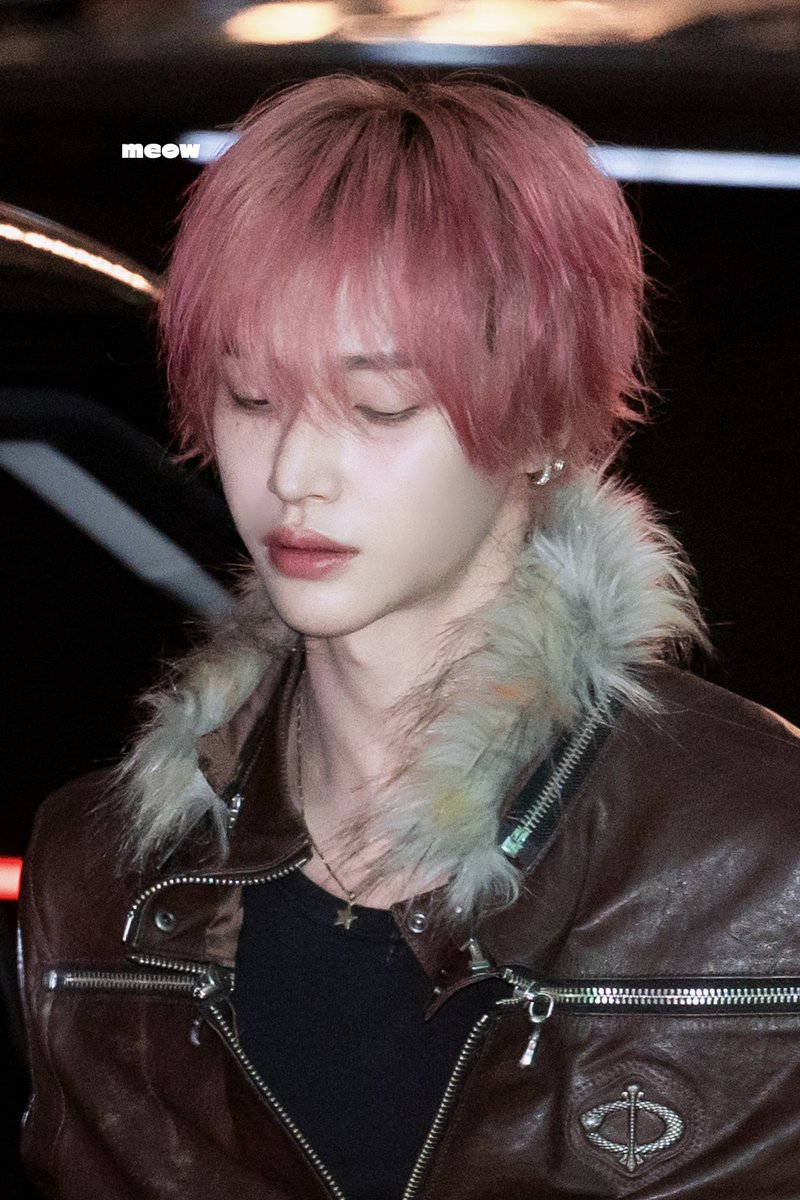 supercat_302's tweet image. 251130 🪽🩷 #원빈 #WONBIN #RIIZE #라이즈