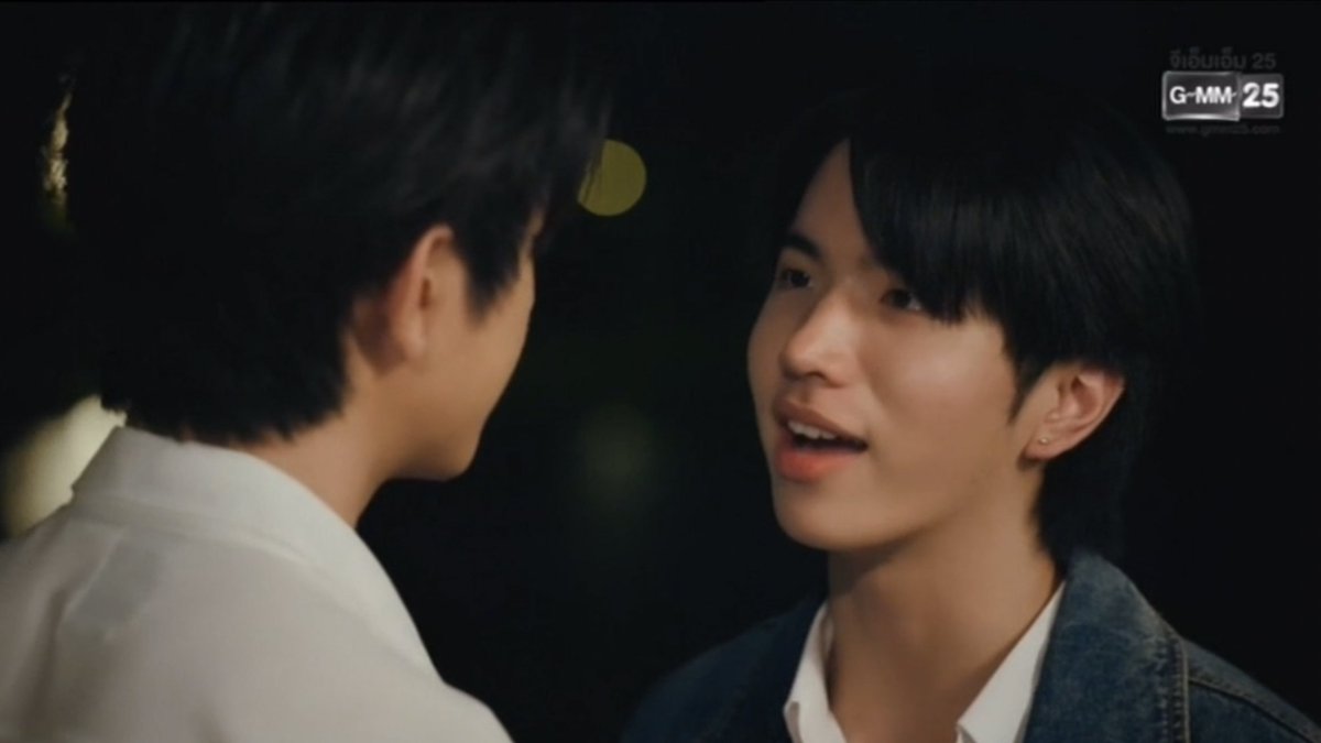 prwnsr's tweet image. : ถ้ารู้ว่ารักกันอะ ก็ไม่น่าเสียเวลาทำเป็นเกลียดกันปะ
: แล้วยังไงดีอะ
: ยังไงอะไรล่ะ
: กูกับมึงยังไงต่อ 

: เป็นแฟนไง รอเหี้*ไรล่ะ 

💬 ผมให้พี่เลยครับพี่เจโรม เป็นการขอเป็นแฟนที่โคตรสุด555555

HEAD 2 HEAD SERIES EP6 

#H2HseriesEP6 #seakeen