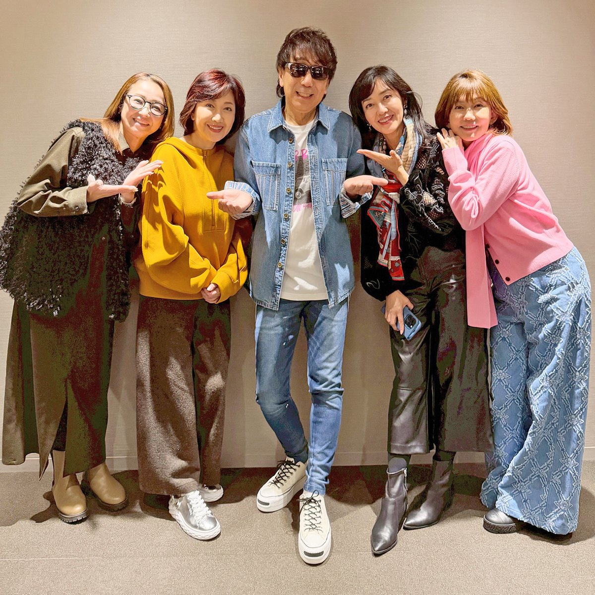 kinenaoto's tweet image. 徹貫と共に東京駅に辿り着き今日は修ちゃん英美と楽しいステージが出来ました！ご来場の皆様に感謝です！関係者席も豪華な顔ぶれで感激でした！『中央線』の音楽を聴いてくれた全国の皆さん、一緒に創ってくれたスタッフの皆さん、会場に来れずとも応援してくれた皆さんに感謝！次はTMで会いましょう！