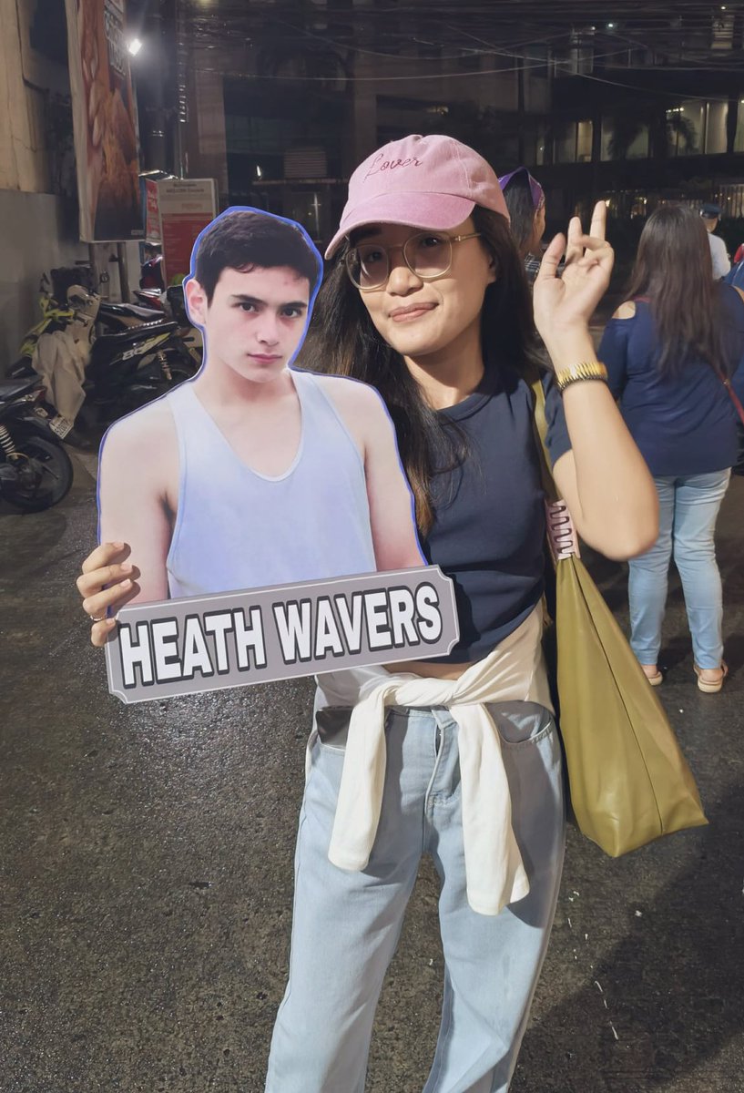 iamayanggg's tweet image. Sana mas marami pang team live and makasama next time and makahawak ng mga props na to! Solid 💙

#PBBHeath
#HeathMichaelJornales