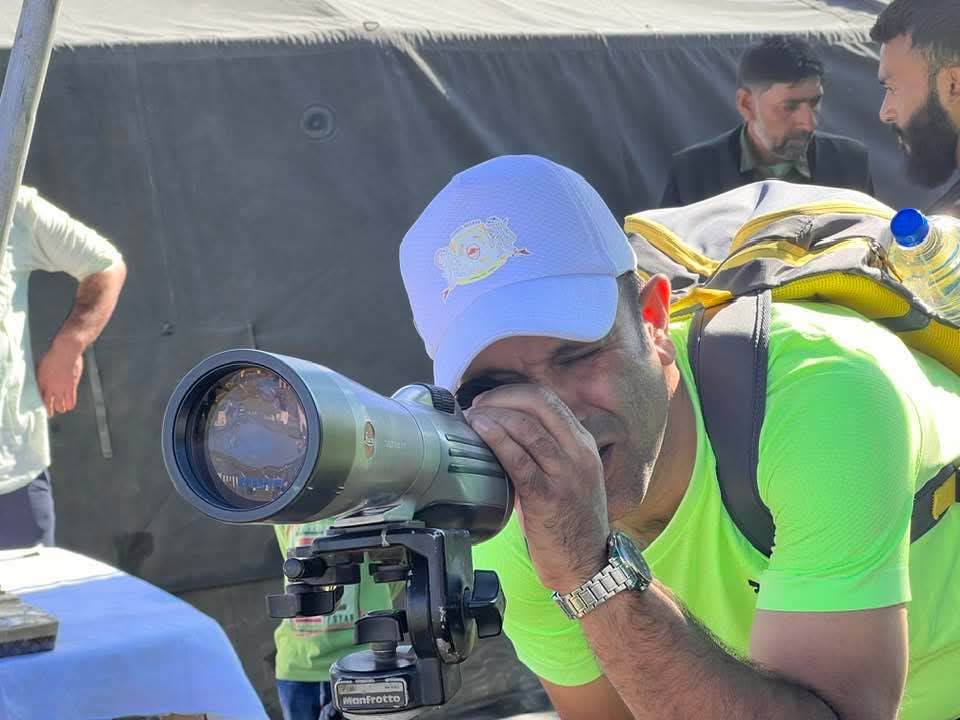 yawa38351's tweet image. His dedication to education reform and youth empowerment makes him a beacon of hope for the future. #FidaFirdousInspires