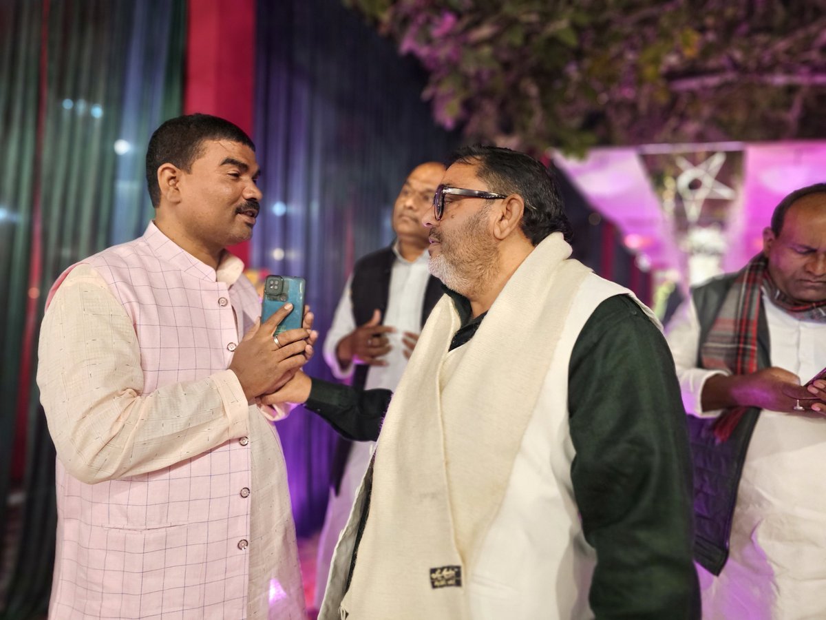 AltafAnsari356's tweet image. अपने नगर कोपागंज छोटे भाई बनवारी राय की बेटी की शादी में!
@samajwadiparty @yadavakhilesh