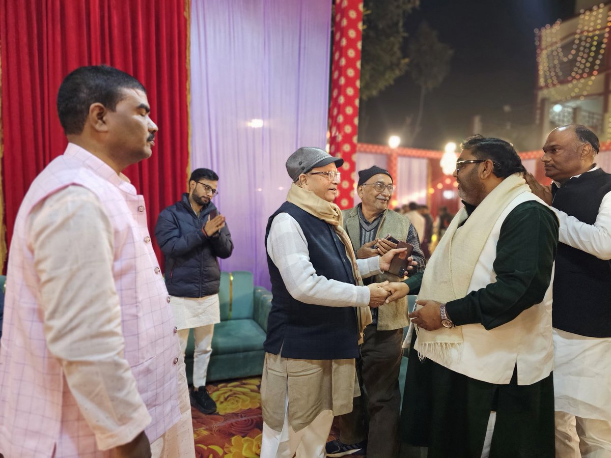 AltafAnsari356's tweet image. अपने नगर कोपागंज छोटे भाई बनवारी राय की बेटी की शादी में!
@samajwadiparty @yadavakhilesh