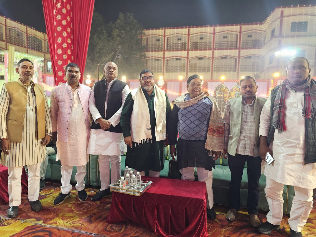 AltafAnsari356's tweet image. अपने नगर कोपागंज छोटे भाई बनवारी राय की बेटी की शादी में!
@samajwadiparty @yadavakhilesh