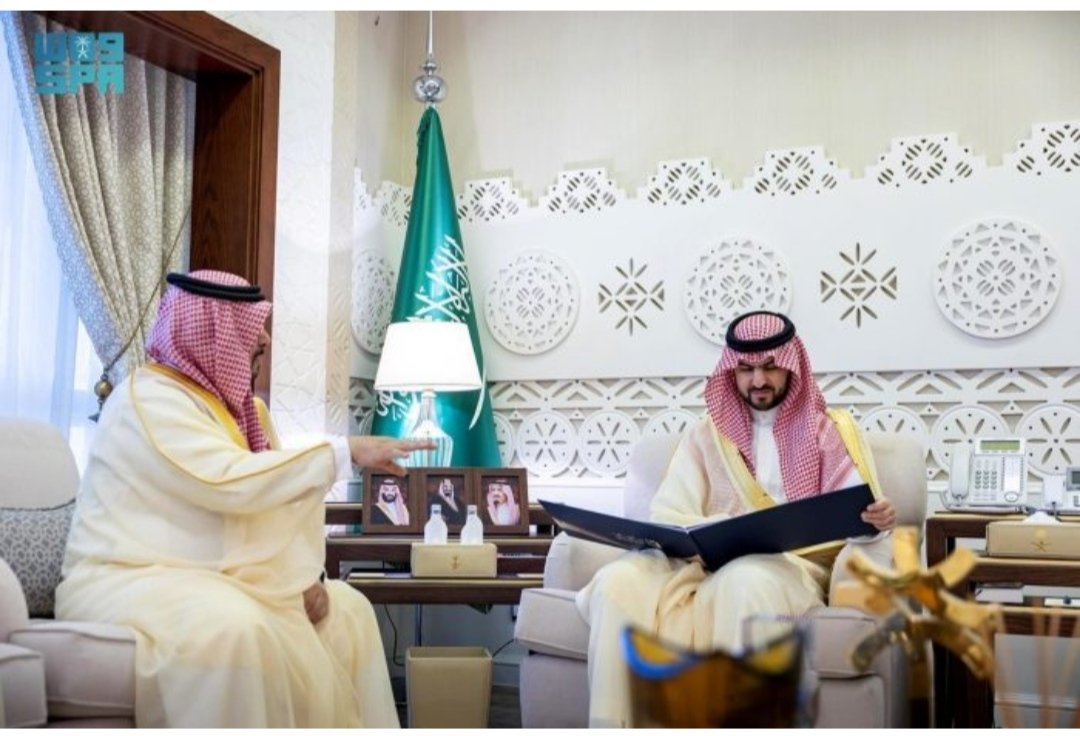 نائب أمير المنطقة الشرقية يطلع على أعمال شركة مصفاة أرامكو السعودية

خليـج الديرة
khlijm.com/18205718391341