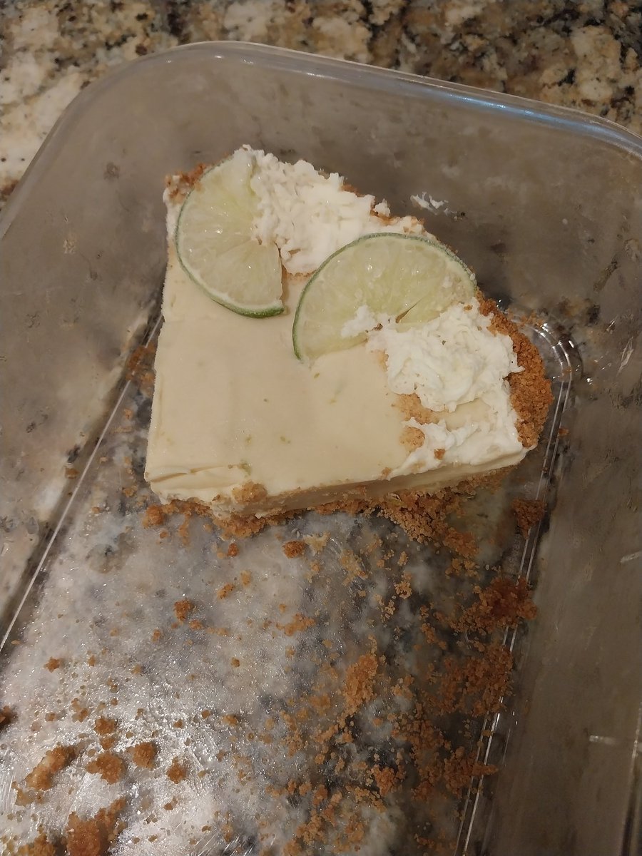 Last of my Key lime pie. 🍋‍🟩🥧
Happy #SundayFunday 🤙🏻