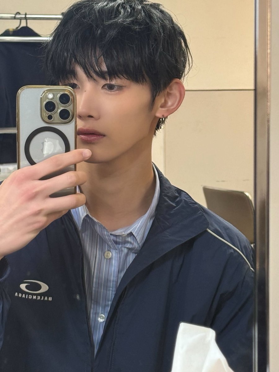 anonymousbread8's tweet image. JO IM GOING TO EAT YOU