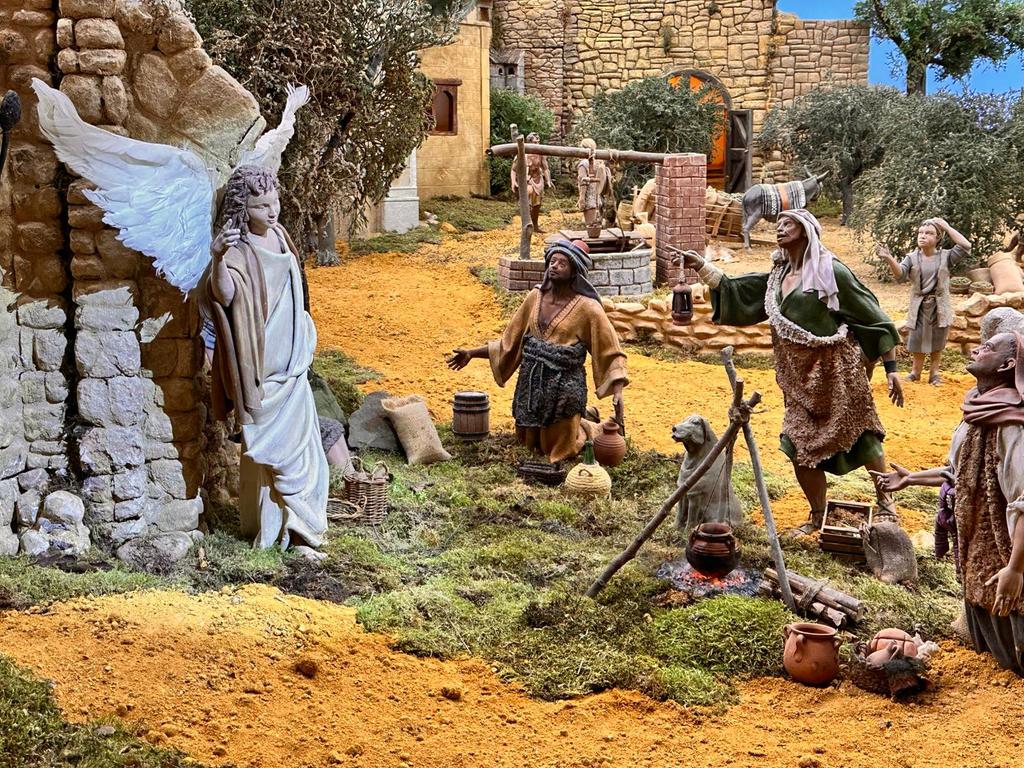 🌠 FIESTAS | Gracias a la <a href="/AComplutenseBel/">A.Complutense Belenista</a> por su dedicación que mantiene a Alcalá a la vanguardia del arte del belenismo con su trabajo en el l Belén Monumental en la Fábrica Gal. 

👏🏻👏🏻Nuestros compañeros <a href="/MariaArangurenV/">María Aranguren</a> y <a href="/enriquenoju/">Enrique Nogués</a> les han acompañado en la inauguración.