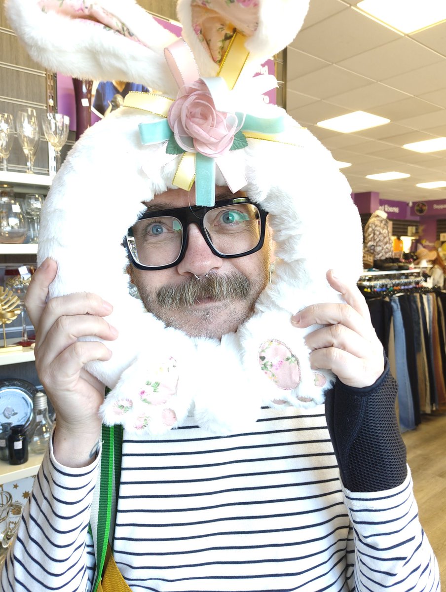 evilnoob's tweet image. I&apos;m never not going to be weird. 

And I like it.