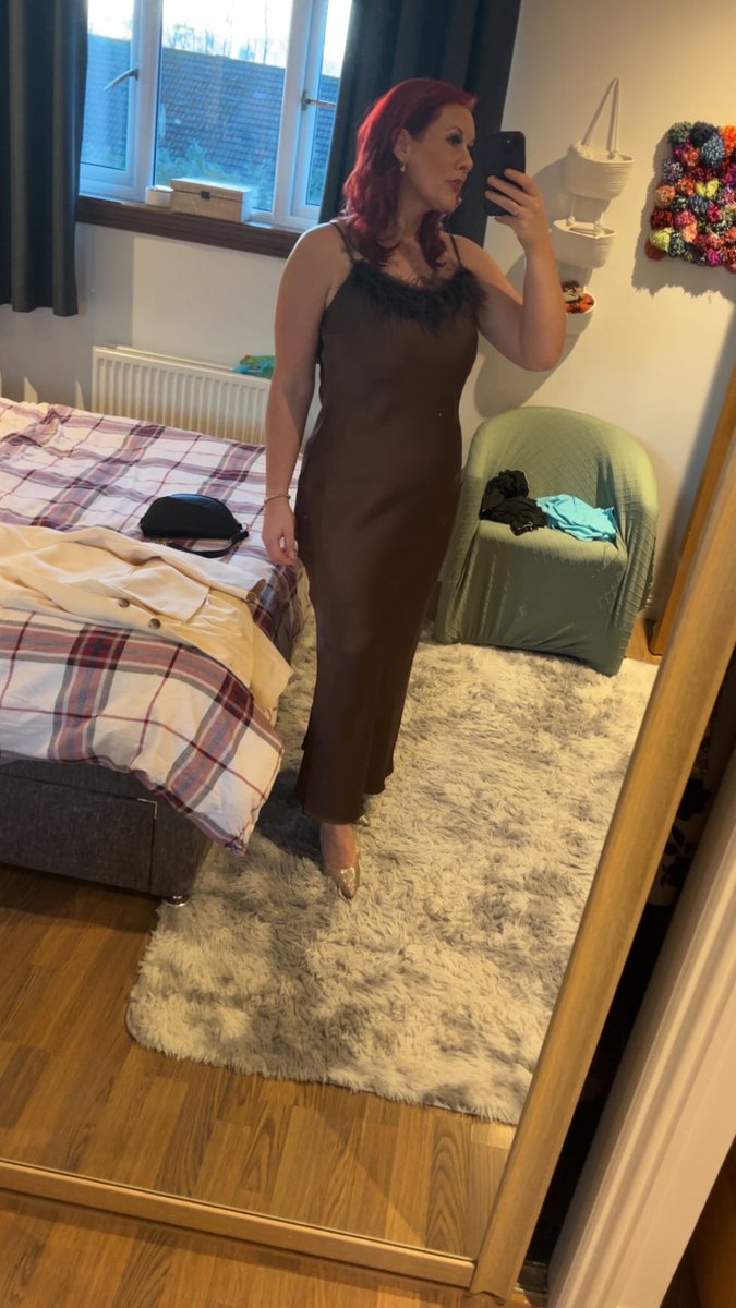 lorz007's tweet image. Xmas night out with the girls ☺️☺️