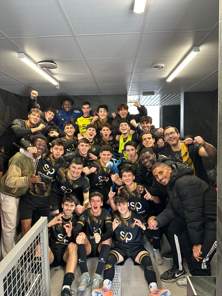 edmoratalaz's tweet image. AFICIÓN, TENEMOS IMÁGENES PARA VOSOTROS 🐍🔥

…⚽️

EL +3 DEL AFI B 😍