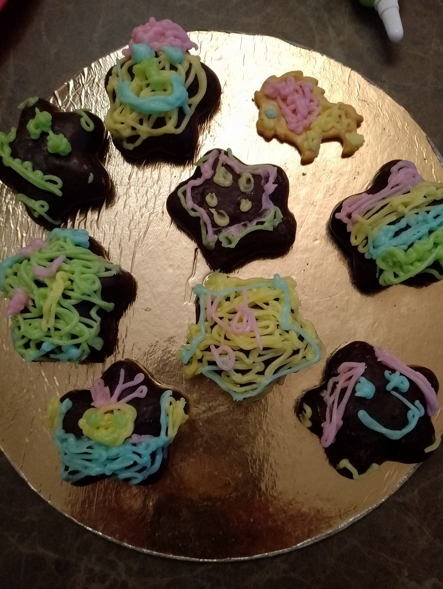 Robimy pierniki z wnukiem, ale do świąt chyba nie dotrwają!😃