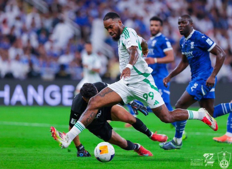 🚨🚨🚨 تاريخ مواجهات الأهلي و الهلال في دور نصف النهائي:

🏟️ لعبا (21) مُباراة
✅ فاز الأهلي (10) مباريات
🤝 تعادلا (8) مباريات
❌ فاز الهلال (3) مباريات
⚽️ سجل الأهلي (29) هدف
🥅 سجل الهلال (18) هدف

اتوقع الاهلي اشكل نادي دعس الهلال 🥶🔥💚