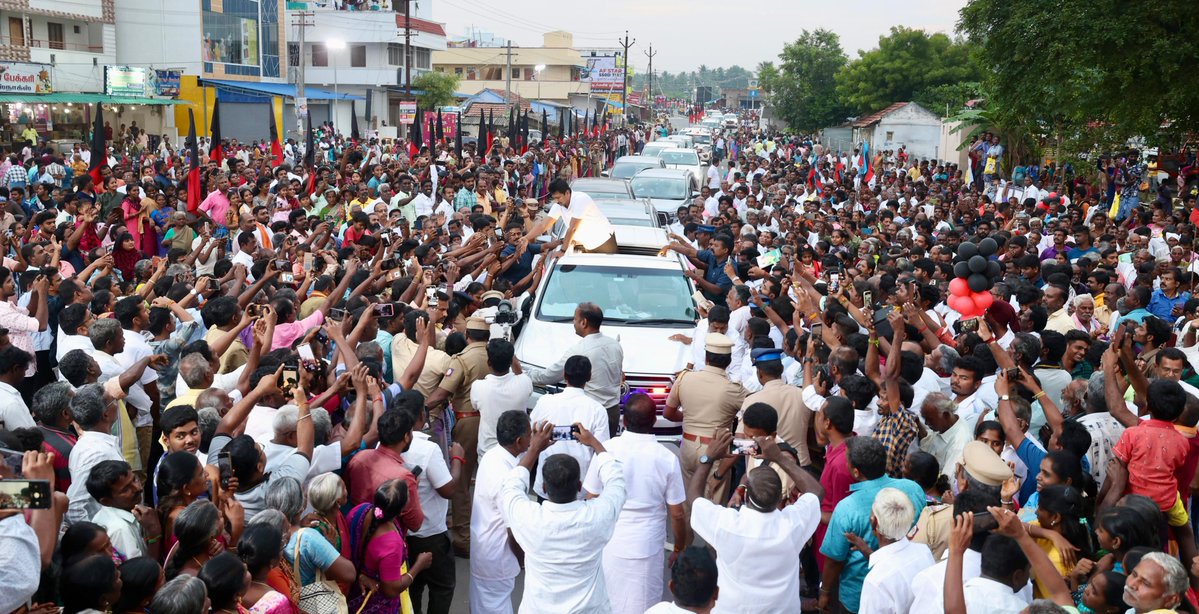 Udhaystalin's tweet image. புதிய திராவிடர் கழகத்தின் மாநில மாநாட்டில் பங்கேற்பதற்காக இன்றைக்கு ஈரோடு வருகை தந்த போது, ஈரோடு வடக்கு - மத்தி மற்றும் தெற்கு மாவட்டக் கழகத்தின் சார்பில் விஜயமங்கலம் டோல்கேட் அருகேயும், பெருந்துறை மற்றும் வெள்ளோட்டிலும் உற்சாக வரவேற்பைத் தந்த கழக நிர்வாகிகள் - உடன்பிறப்புகள் -…