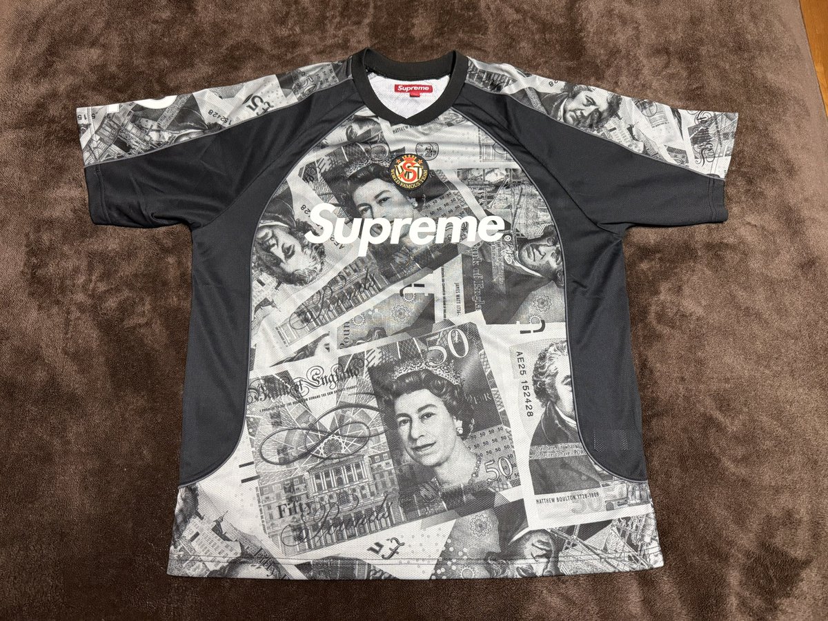 Pounds Soccer Jersey Size:L Color:Black Price:¥22,000 背面に