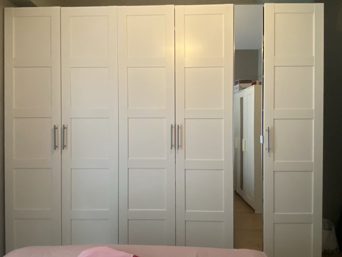 cubeb0's tweet image. 275x236x60 ölçülerinde kıyafet dolabı, taşınacağım için takas yapmak istiyorum. İkeadan alınmıştır. Ankara içi takas tercihimdir.