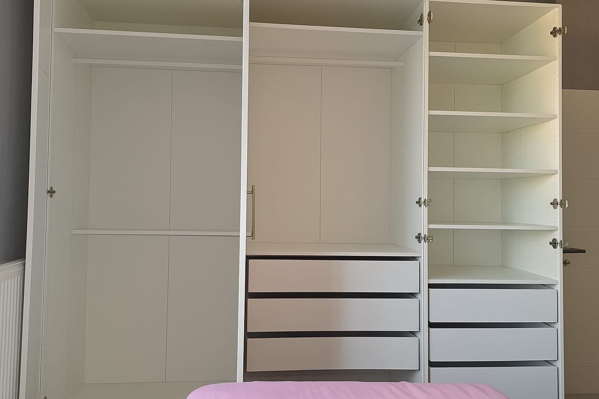 cubeb0's tweet image. 275x236x60 ölçülerinde kıyafet dolabı, taşınacağım için takas yapmak istiyorum. İkeadan alınmıştır. Ankara içi takas tercihimdir.