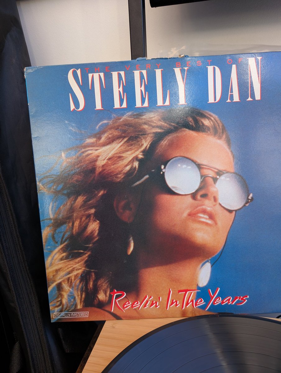 1000 album challenge 🎧

#650

Reelin' in the years by <a href="/steelydan/">the real steely dan</a>

First toe dip into the danisverse with this great comp. Will investigate more.

Fav tracks: do it again &amp; black Friday 

#1000albums
#steelydan
#vinylrecords
