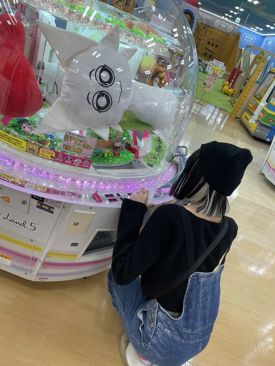 iam_yamacho's tweet photo. 今週も洗車してパシフィコ横浜で冬スポやってたから行って彼女用にブーツとビンディングとウェア買いました💸
早くスノボ滑れるようにしてもらわないと🏂 https://t.co/JMUAc7dtjy