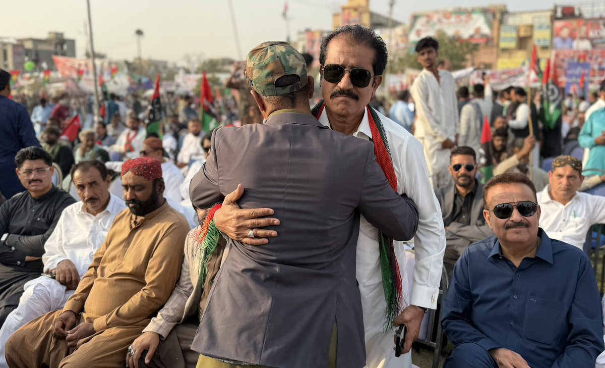 sohaibshahid_'s tweet photo. Amid the #FoundingDay convocation, former Minister & MPA @MPASajidJokhio received an incessant stream of admirers whose reverence embodied unwavering fidelity to the #PPP ethos. He reaffirmed his vow to fortify #Bhutto’s democratic legacy with renewed resolve.
#KarachiDivision https://t.co/0WUJCA8Fhk