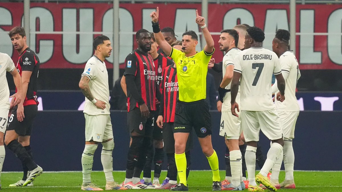 🚨 According to the Association of Italian Referees the Video Assistant Referee of the Milan-Lazio game Di Paolo should have not called match officials Giuseppe Collu for on-field review as there was no penalty on Pavlovic. Di Paolo is expected to be suspended

[<a href="/Corriere/">Corriere della Sera</a>]