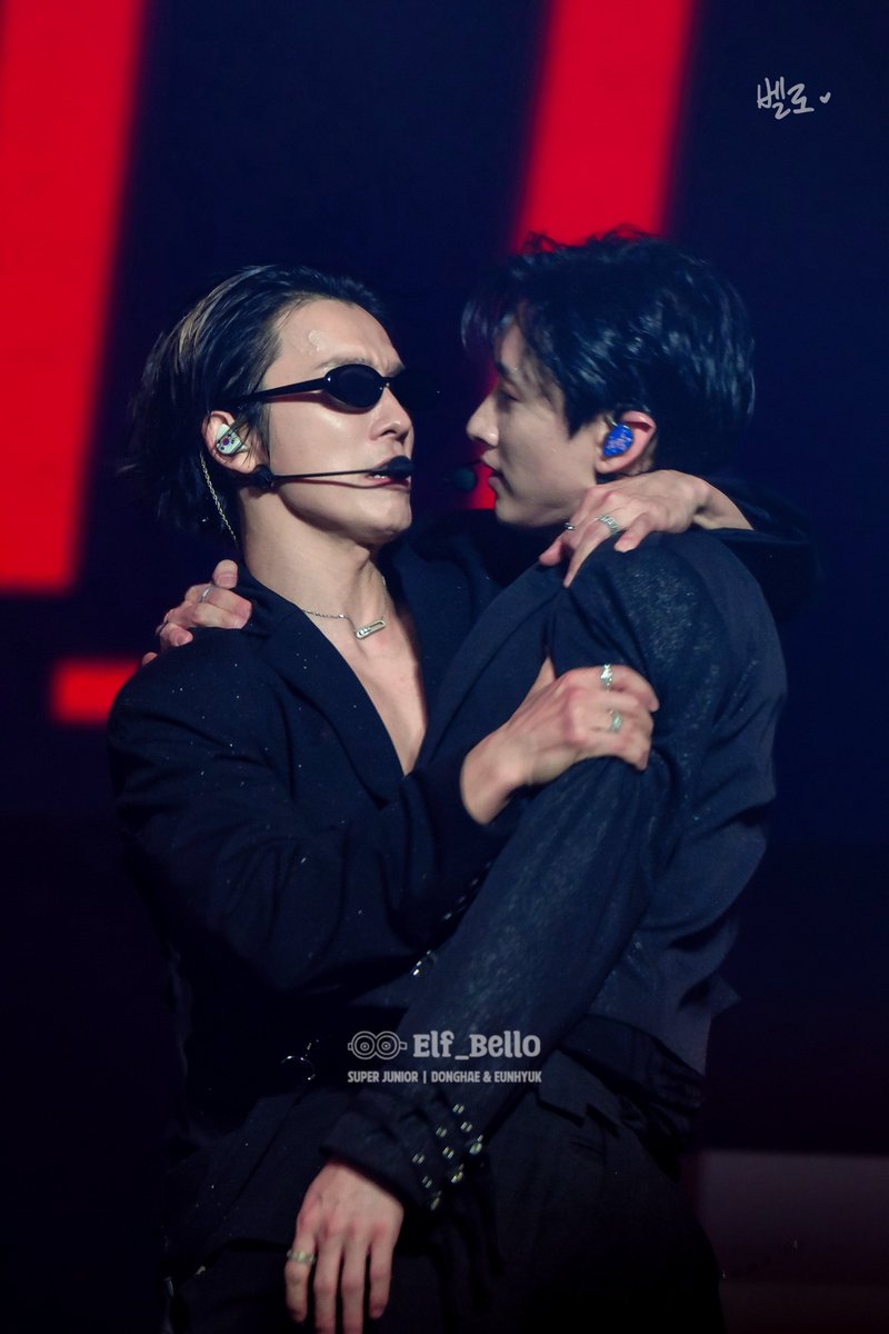 ElfBello's tweet image. this hug 🐯💙🐰

20251130 SUPER SHOW 10 in Bangkok Day 2

@SJofficial @AllRiseSilver @donghae861015 #SuperJunior #슈퍼주니어 #EUNHYUK #DONGHAE #이혁재 #이동해 #은혁 #동해 #ウニョク #ドンヘ #銀赫 #東海 #SuperShow #SuperShow10 #20th_Anniversity_TOUR #SS10inBangkok #SS10inBKK