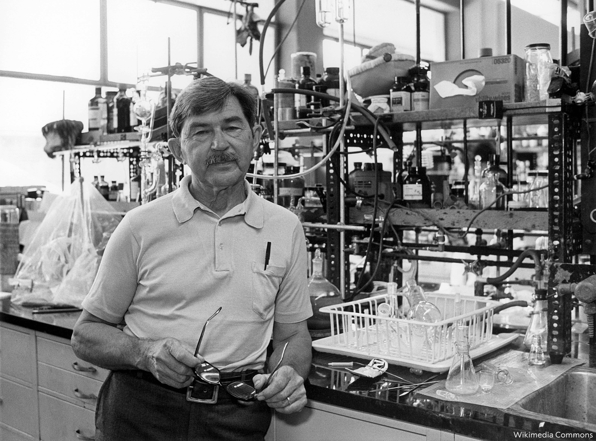 NobelPrize's tweet image. &quot;There is still so much beyond our understanding even in the simplest systems the chemist has cared to deal with.&quot;

Remembering chemist and opera-lover Henry Taube, born on this day in 1915 and awarded the 1983 chemistry prize for &quot;his work in the mechanisms of electron-transfer…