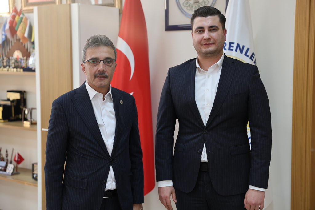 📍Sakarya ERENLER

Bir dizi ziyaretler kapsamında İlçe başkanımız sn. Furkan Gezer ve yk üyemiz sn. Mehmet Halil Aksoy ile birlikte, Erenler Belediye Başkanımız sn. Şenol Dinç ve Erenler ilçe başkanımız sn. Ali Akgül başkanı Erenler Belediyesinde ziyaret etmişlerdir.