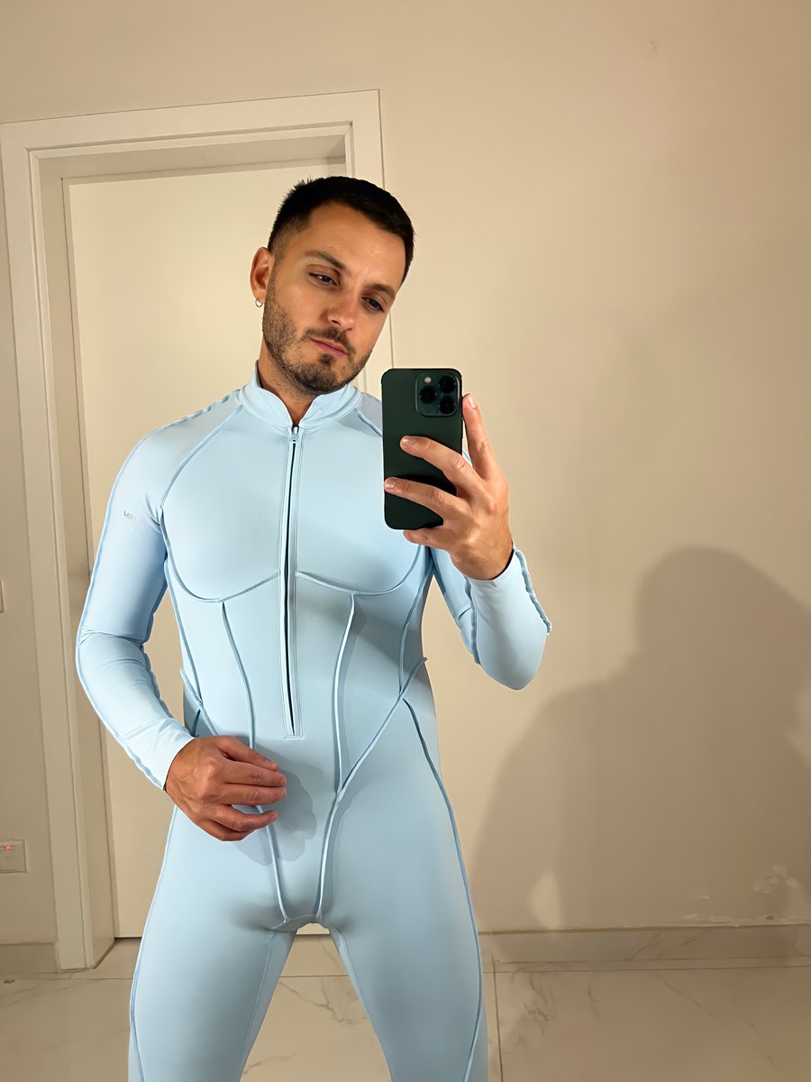 WM992_'s tweet image. Hero or villain, boys?