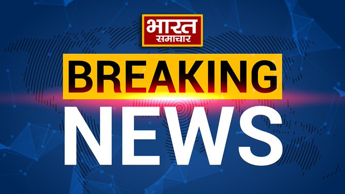 bstvlive's tweet photo. भदोही : तेज रफ्तार कार हाइवे पर डंपर से टकराई
➡सड़क हादसे में कार सवार 2 की मौत
➡कार सवार दो लोग गंभीर रूप से घायल
➡औराई कोतवाली क्षेत्र के NH19 का मामला
#RoadAccident #HighwayCollision @bhadohipolice https://t.co/WvE9Bt9SBl