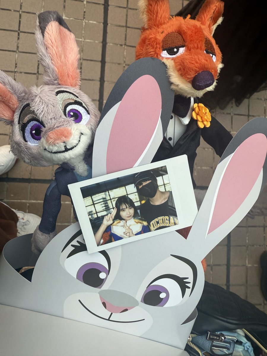 まいかさんに最悪とか言っといて、みんなが居酒屋出て次々帰っていく中でひと握りのきもいガチ恋おたく達とこの時間までまいかさん好き一本で語ってたのおわりすぎる、けど俺は異質なギャンパレのおたくを愛してるのでみんなの色々な意見が聞けてちょー楽しかった^_^
飲むならとことん語り合いたいね🫩