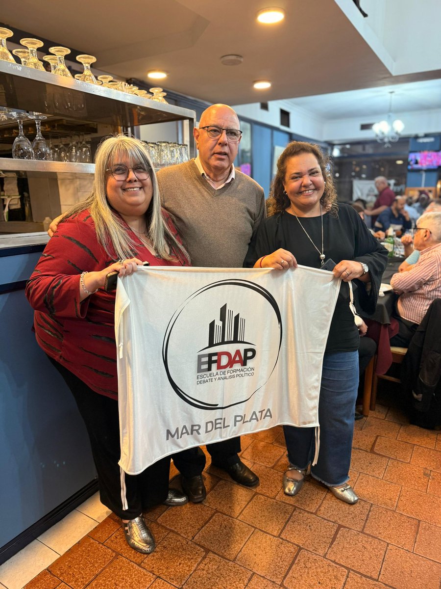 👉 Anoche en Mar del Plata, en la previa del Seminario de Política Legislativa de LLA PBA, compartimos una cena hermosa con el equipo de EFDAP y Docentes por la Libertad de toda la Provincia.

Un encuentro lleno de buena energía y ganas de encarar lo que viene.

Orgullo por todo