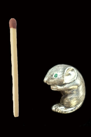 GreenKnoweManor's tweet photo. This delightful solid silver miniature brooch of #TobysMouse (hallmarked) by #KissOfMetalJewellery is the perfect #Christmas2025 #Gift for the #GreenKnowe fan in your life

https://t.co/0jOg7PuUXT https://t.co/16jgcWjAvL