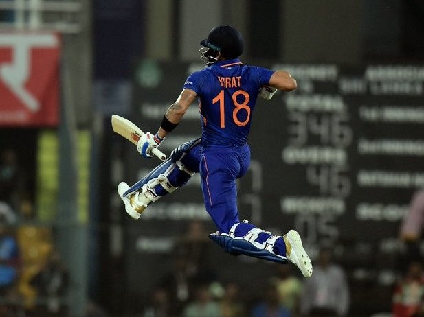 VarunRJH's tweet photo. To be back @X
A remarkable #Kohli innings to load it and remember with...
Was I manifesting 🤔?
Absolutely!
#KingKohli #INDvsSA #AbsoluteCinema #BackOnTwitter @imVkohli #BeyondCricket https://t.co/os35QgJ6Mc