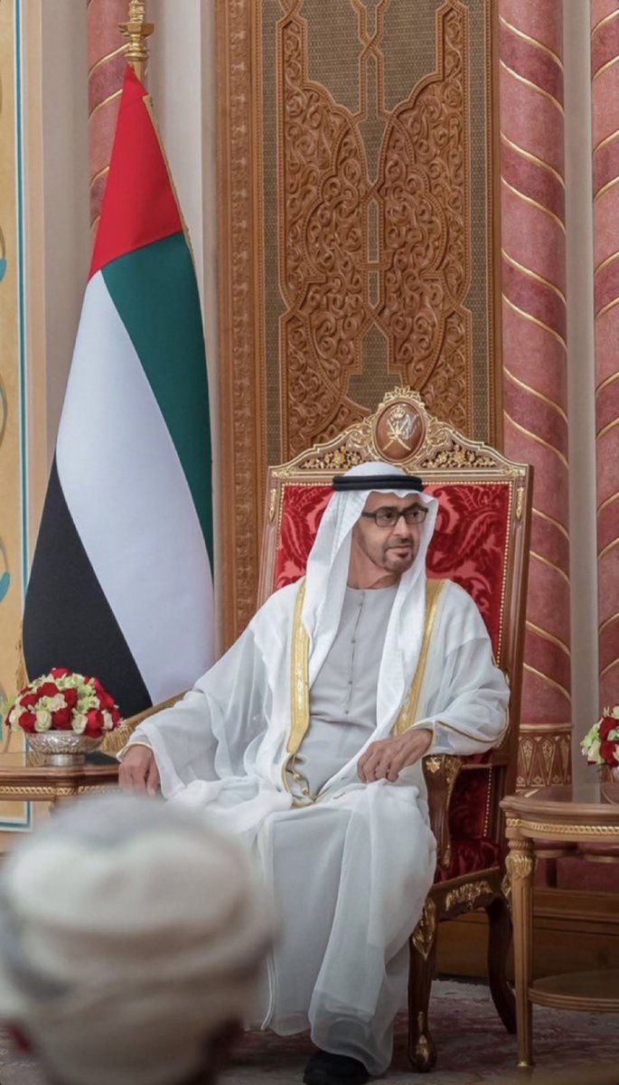 وجهك المملي قبول وصدرك المملي رحابة 
حظ شعبك فيك وحظوظ الامارات العظيمة

🇰🇼🇦🇪♥️