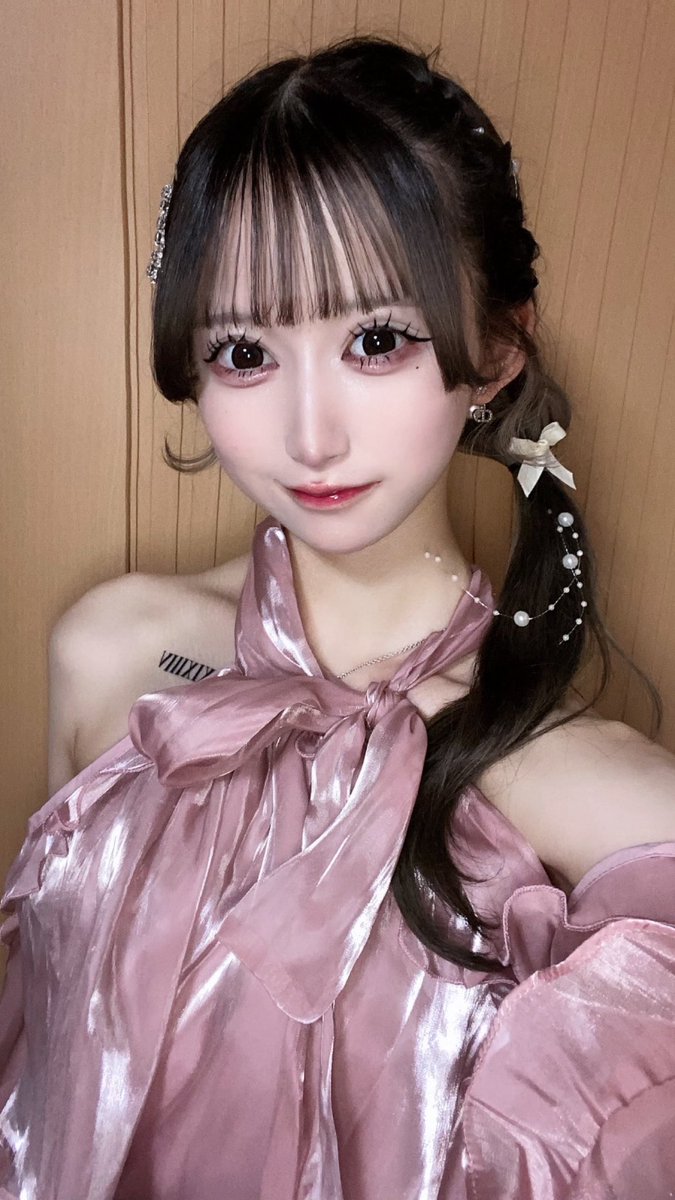 マゾのみんな〜💕
集合〜💕

その膨れ上がったチンポ…💕
みっともないねぇ？💕
ゆいにヌキヌキして欲しいんですかぁ？💕貼り合いで負けて情けなくどぴゅどぴゅお漏らししたいんですかぁ？💕

だっさ…💕
いいねしてお部屋に媚びてきな？💕
#貼り合い